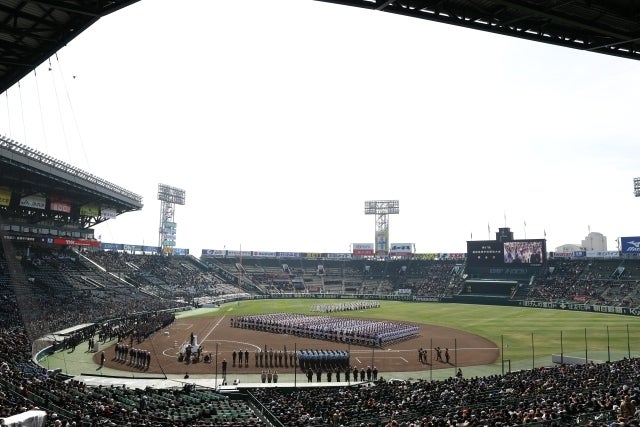 センバツが行なわれている甲子園球場。28年開催の大会から７回制への移行が“既定路線”になっている。写真：滝川敏之