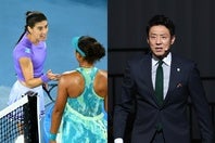 松岡修造氏（右）が大坂なおみの全豪オープン２回戦を熱く振り返り、注目されている「握手問題」（左）にも言及した。写真：滝川敏之、（C）Getty Images