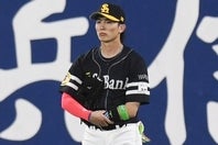 育成選手として入団し、今回は５年20億円の契約を結んだ周東。写真：鈴木颯太朗