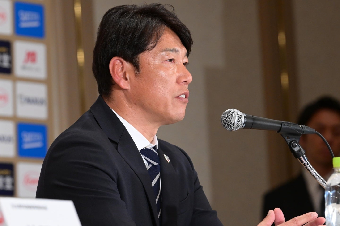 WBC代表メンバー29名を発表した井端監督。ラスト１枠の行方が話題となっている。写真：鈴木颯太朗