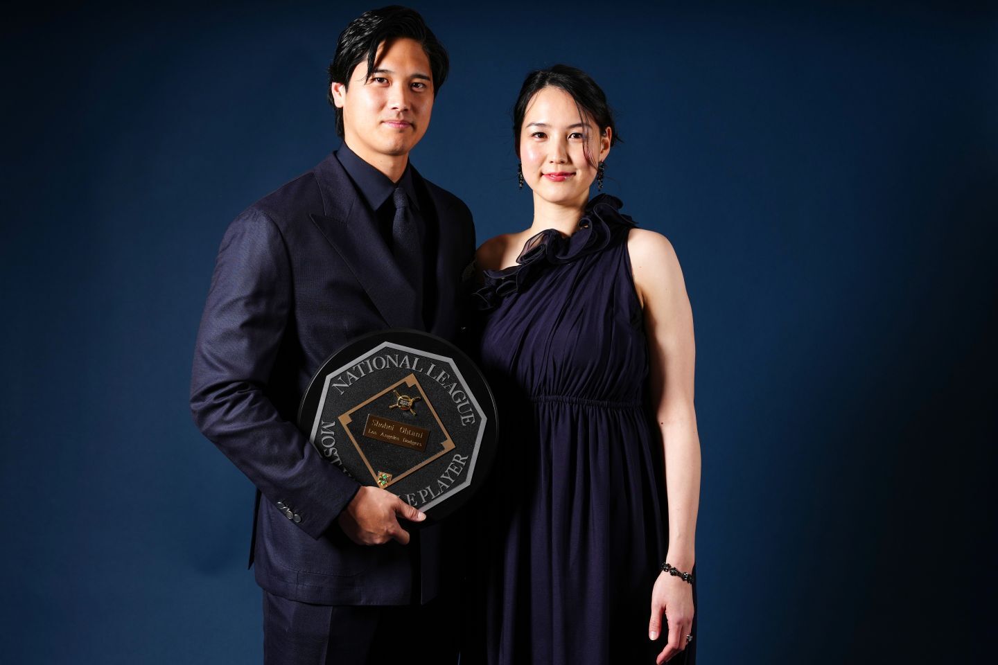 BBWAAガラに出席した大谷夫妻。スーパースター集結の会場でも異彩を放つ存在感だった。(C)Getty Images