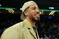 パリ五輪直前のシーズンではアシスト王に輝いたハリバートンだったが…。(C)Getty Images