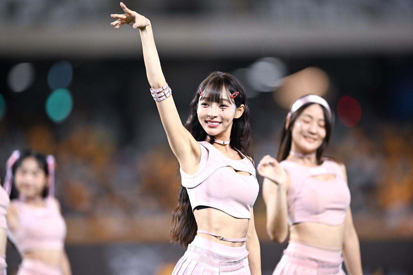 東京のホテルを予約済みだ」台湾プロ野球が誇る“美女チア軍団”36名の来