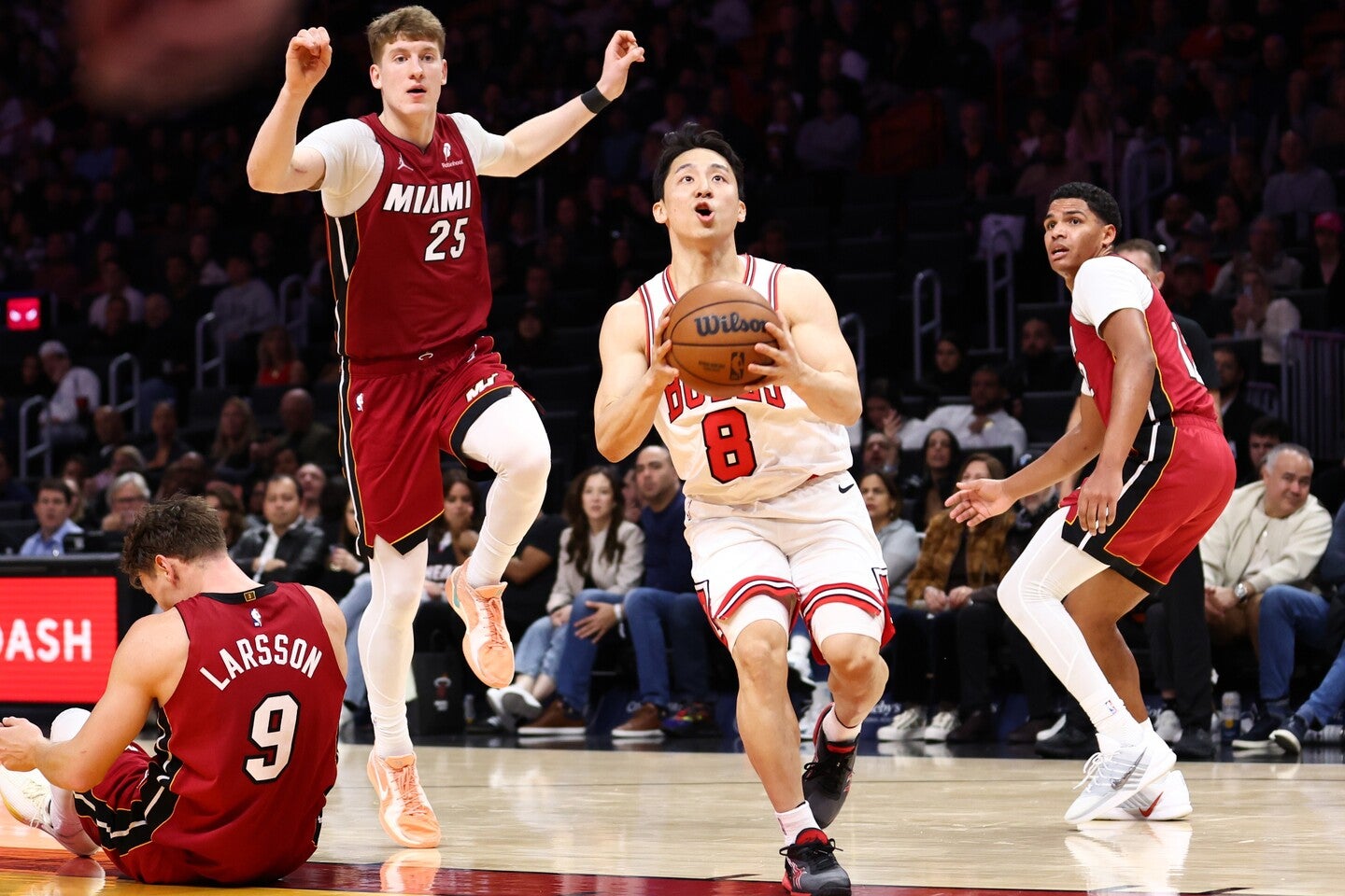 ブルズでのデビュー戦で、６得点、２アシスト、２スティールと攻守に存在感を発揮した河村。(C)Getty Images