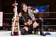 スターダムの上谷沙弥。東京・西馬込の池上本門寺で行なわれた節分の豆まきに参加した。(C) STARDOM