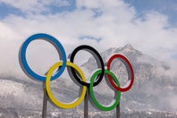 ２月６日に開会式を迎えるミラノ・コルティナ五輪。現地取材している人気アナの姿が話題になっている。(C)Getty Images