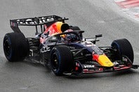 新規定マシンでの初テストを終えた各チーム。レッドブルは初日ハジャーの全体ベストなどで好スタートを切った。(C)Getty Imaeges