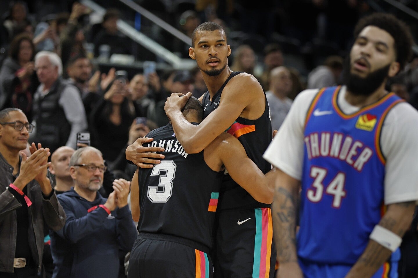 ウエスト２位のスパーズが首位サンダーを撃破。今季４勝１敗と相性の良さを見せた。(C)Getty Images
