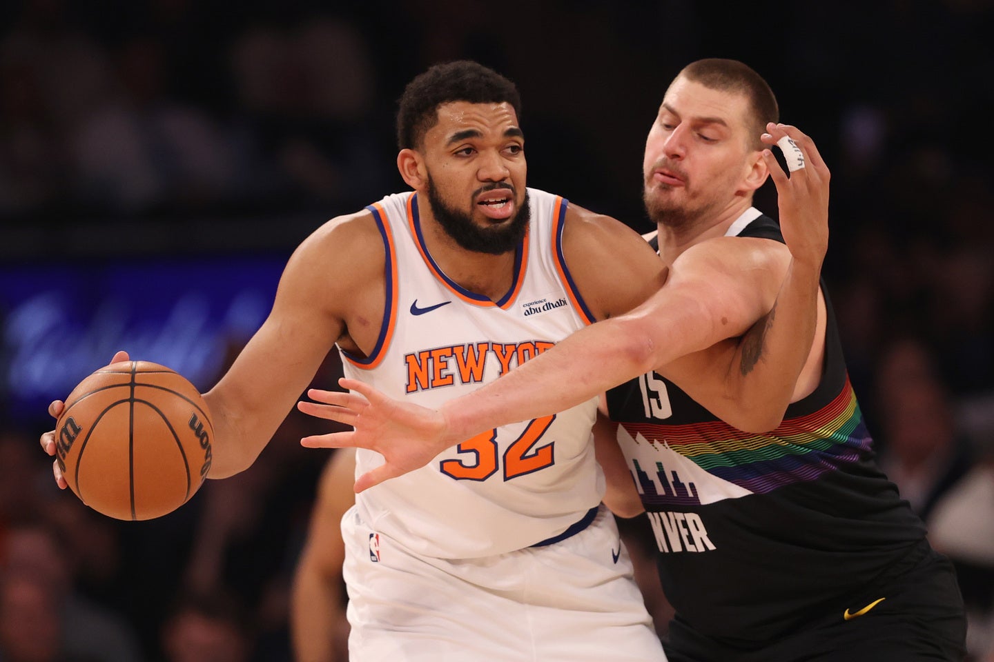 序盤に目を負傷したタウンズだが、気迫のプレーで勝利に貢献。自身の価値を証明した。(C)Getty Images