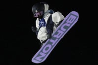 女子ビッグエア決勝で11位の岩渕麗楽。(C)Getty Images