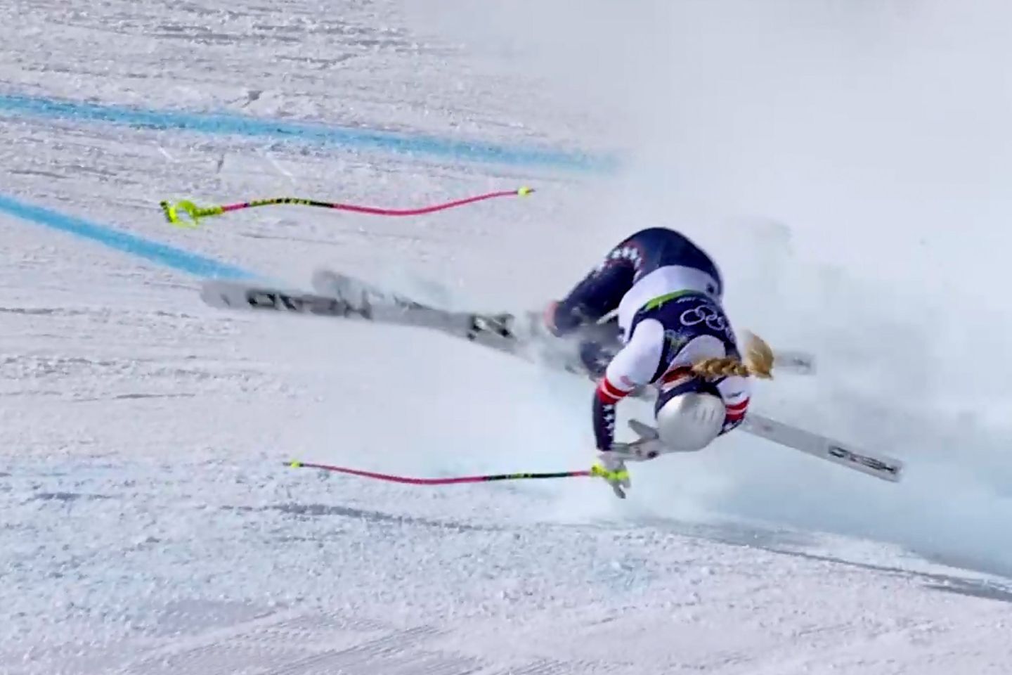 時速100キロを超えるスピードで雪面に叩きつけられコースアウトしたボン。(C) Getty Images