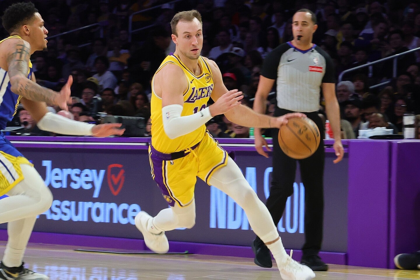 レイカーズはトレード期限最終日にピュアシューターのケナードを獲得した。(C)Getty Images