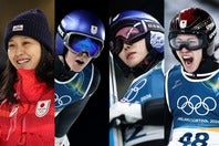 銅メダルを獲得した日本代表混合団体メンバー。（左から）丸山、小林、高梨、二階堂。(C)Getty Images