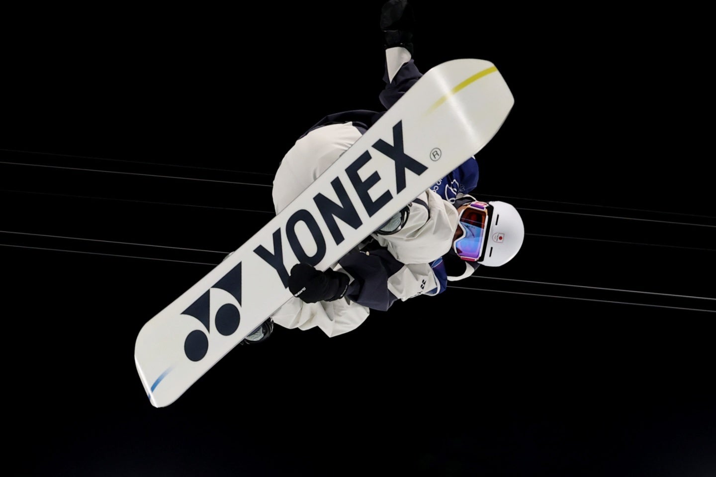 平野流佳のボード裏にはヨネックスの５文字が目立つ。(C) Getty Images