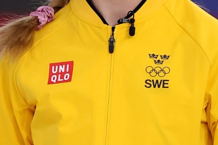 カーリングのスウェーデン代表のユニホームの右胸にはユニクロの文字があった。(C)Getty Images