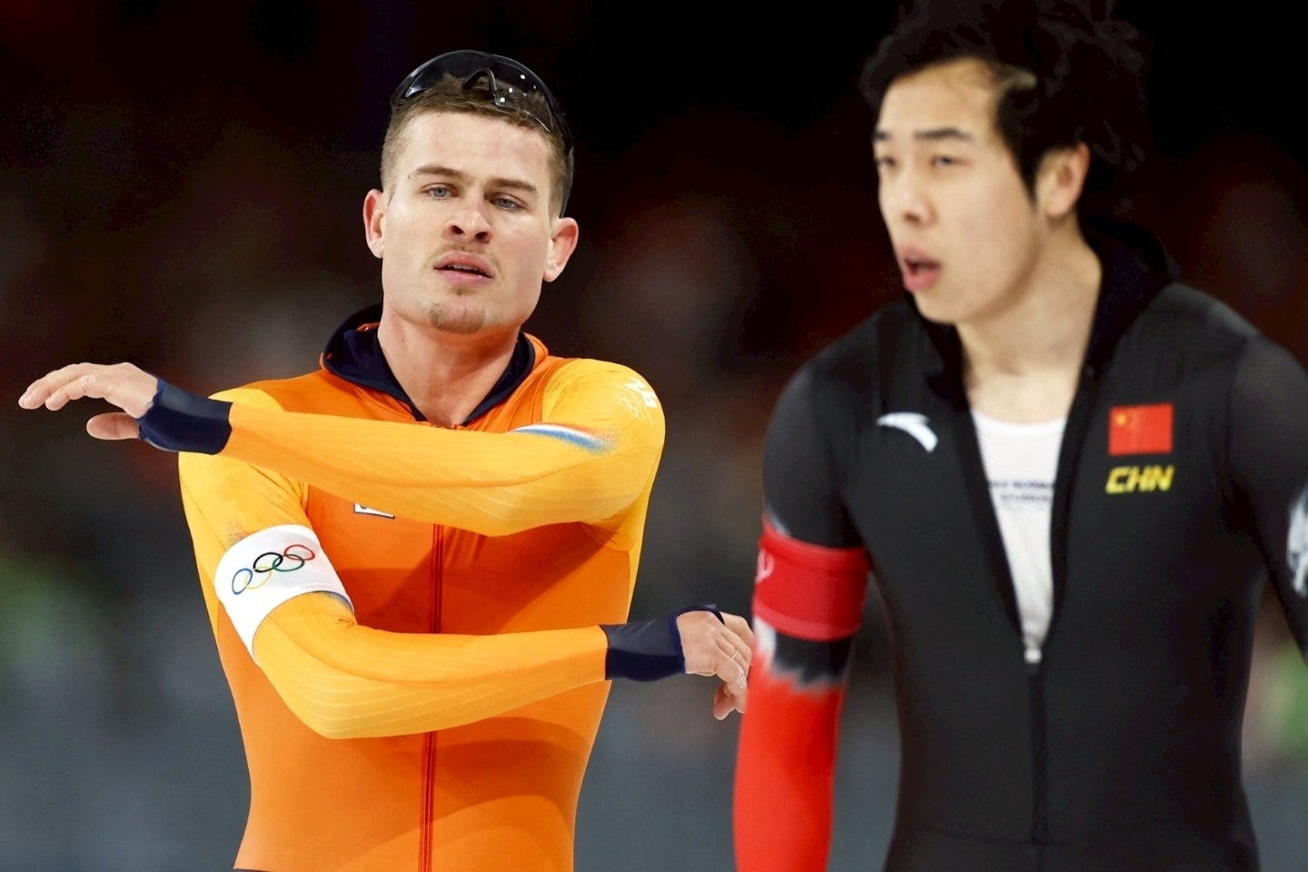 メダル候補だったベンネマルス（左）が、廉子文（右）の進路妨害で失意の５位に終わった。(C)REUTERS／AFLO