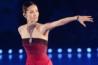 元五輪女王の荒川さんもミラノ入り。日本代表選手団のサポート拠点を訪れた。(C)Getty Images