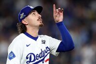 ロブレスキーが大型補強を敢行する球団への批判を一蹴した。(C) Getty Images