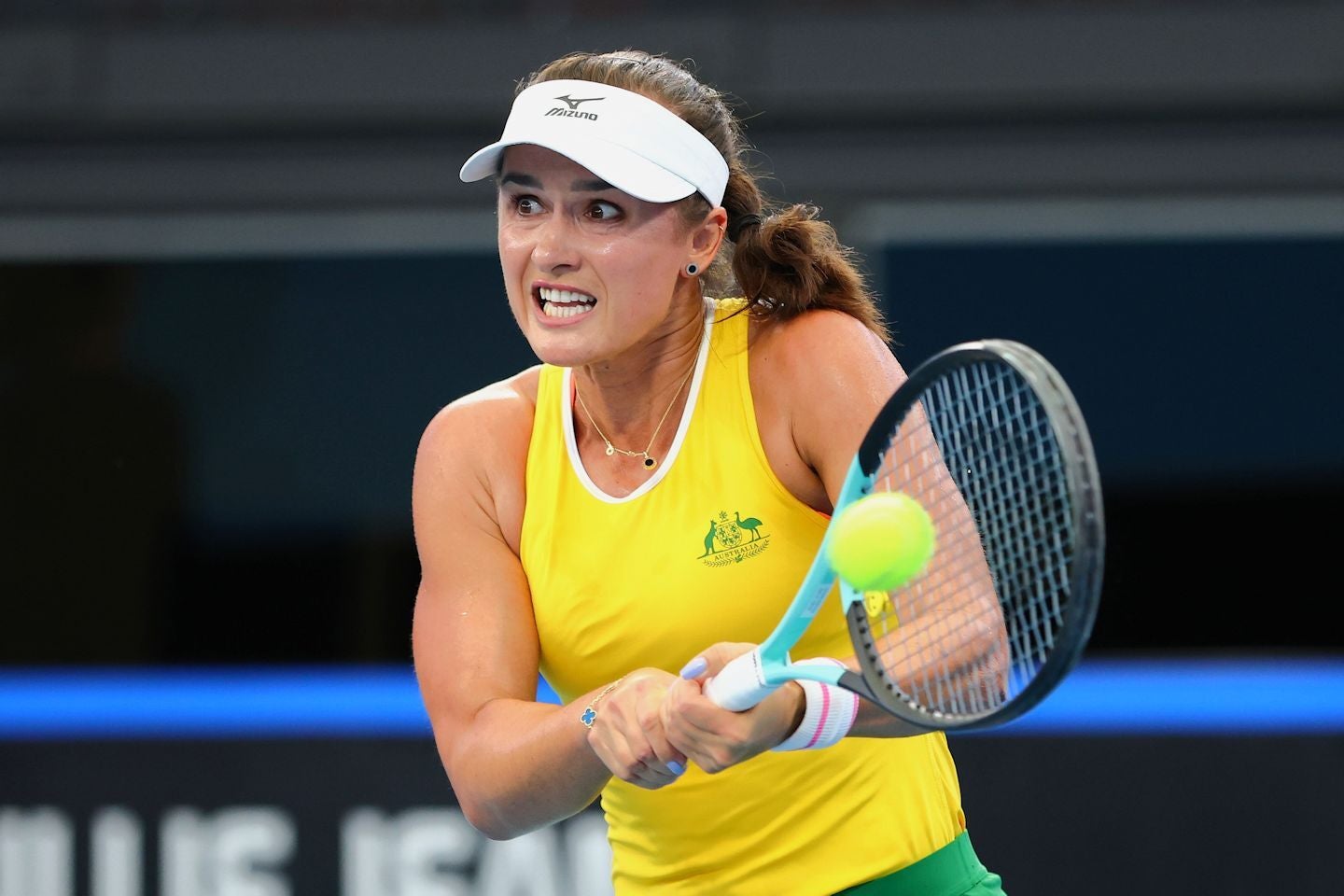 ユニークなコメントとともにビーチで真っ赤なビキニ姿を披露したロディオノワ。（C）Getty Images