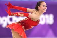 日本でも一躍人気者となった15歳当時のザギトワ（写真）。あれから８年、イメージはがらりと変貌を遂げた。(C)Getty Images