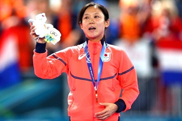 女子500mで銅メダルを獲得した高木。北京五輪に続き表彰台に立った。(C)Getty Images