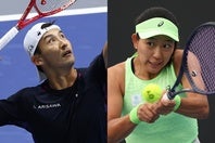 島袋（左）はギロンと初対戦。内島（右）は相性の良いザハロワと。写真：滝川敏之（C）Getty Images