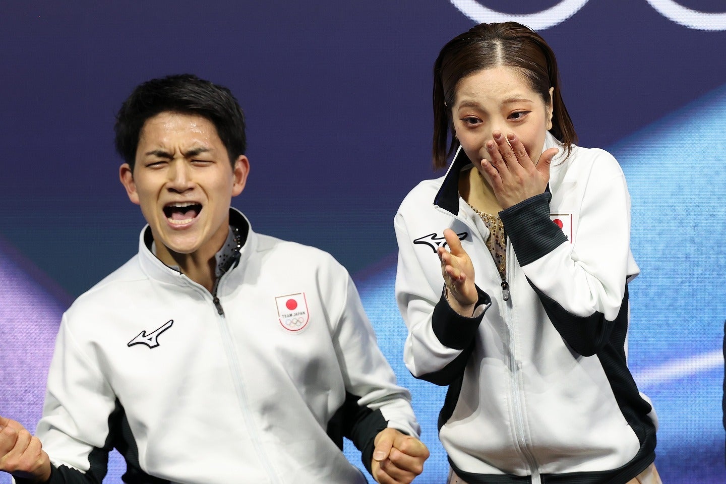 歴代最高得点に喜ぶ木原（左）と三浦（右）。(C)Getty Images