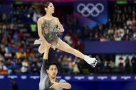 リンク外でも見事な連携を見せてくれる三浦／木原ペア。JOC公式の動画でも絶妙な掛け合いを披露した。(C)Getty Images