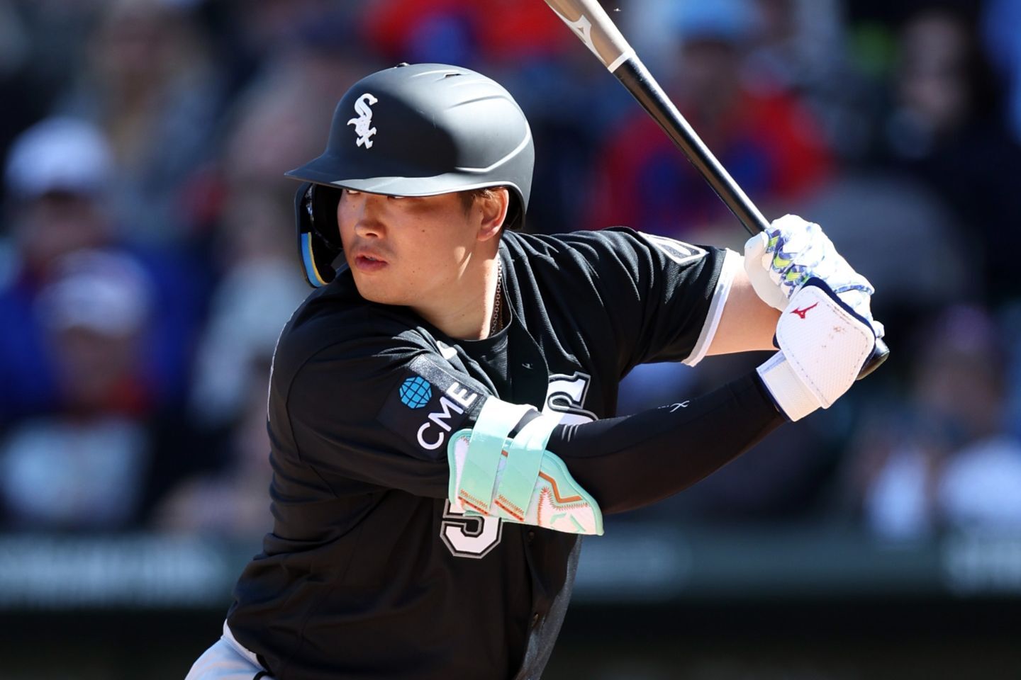 デビュー戦で４打数２安打２打点をマークした村上。(C) Getty Images