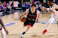 河村がダブルダブルの活躍を披露。チームは連敗を喫したが、連日の存在感を放った。(C)Getty Images