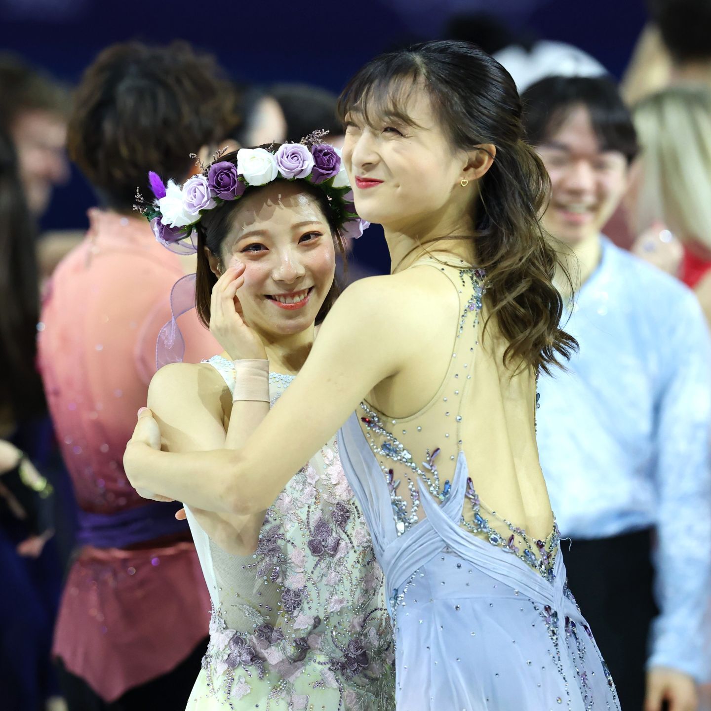 エキシビション終盤に言葉を交わした坂本（右）と三浦（左）。写真：スポーツ報知/アフロ