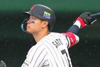 ５打点と大きな見せ場を作った佐藤。写真:産経新聞社