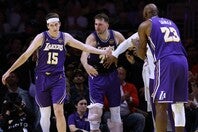 バークレーがレイカーズを酷評した。(C)Getty Images