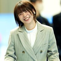 明快な解説と陽気なキャラでお茶の間の人気をさらった高木さん。妹・美帆との熱い抱擁は今大会の名場面のひとつとなった。写真：スポーツ報知/アフロ