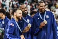 デュラント(右)がロス五輪出場に意欲を見せた。(C)Getty Images