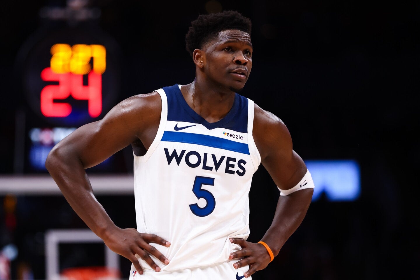 エドワーズが自身をポスタライズしたマキシーを賞賛した。(C)Getty Images