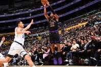 八村が３試合ぶりの２桁得点に加え、勝負所でクラッチショットを沈めてみせた。(C)Getty Images