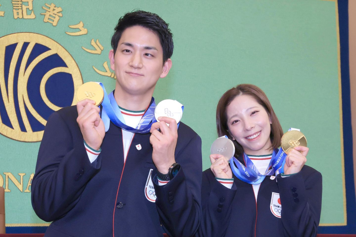 日本記者クラブで会見を行なったりくりゅうペア。写真：スポーツ報知/アフロ