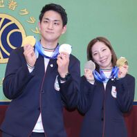 すっかり国民的アスリートとなった“りくりゅう”。帰国後も名言や感動秘話が続々と飛び出している。写真：スポーツ報知/アフロ