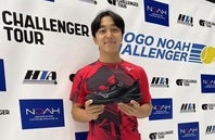 身長163センチと小柄だが、優れたスピードとスタミナを武器に、厳しいコースに打ち込まれても必死に追いつき反撃できるファイター。そんな清水の軽快なフットワークを『ウエーブ エクシード ツアー ７』が支える。