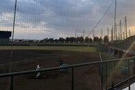 試合で結果が出なかった悔しさからか、福永は最後まで球場に残ってバットを振り続けていた。