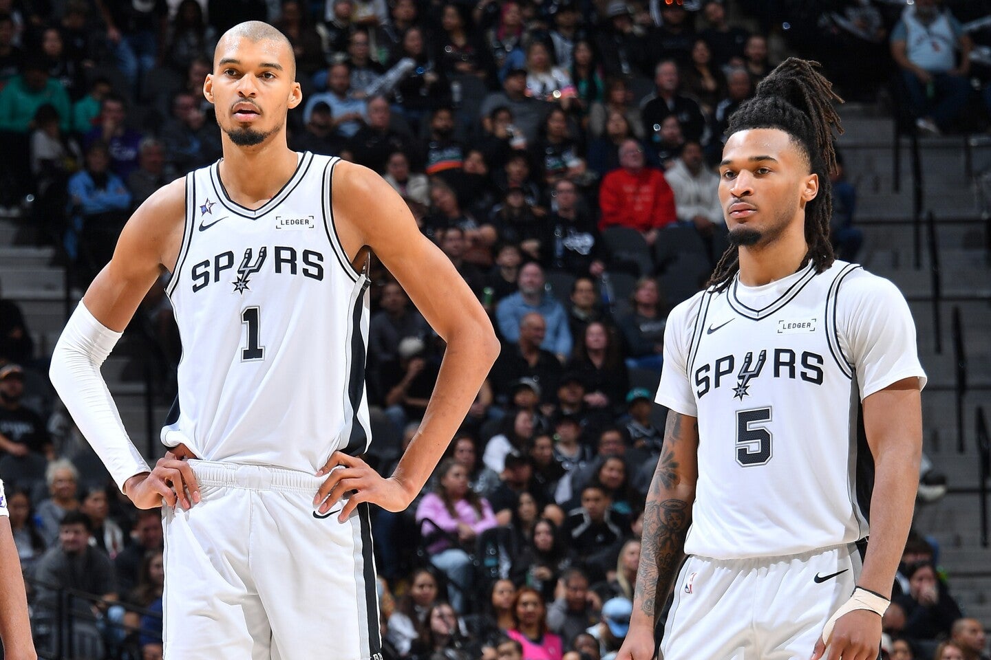 ウェンビー（左）がキャッスル（右）とのデュオに自信を覗かせた。(C)Getty Images