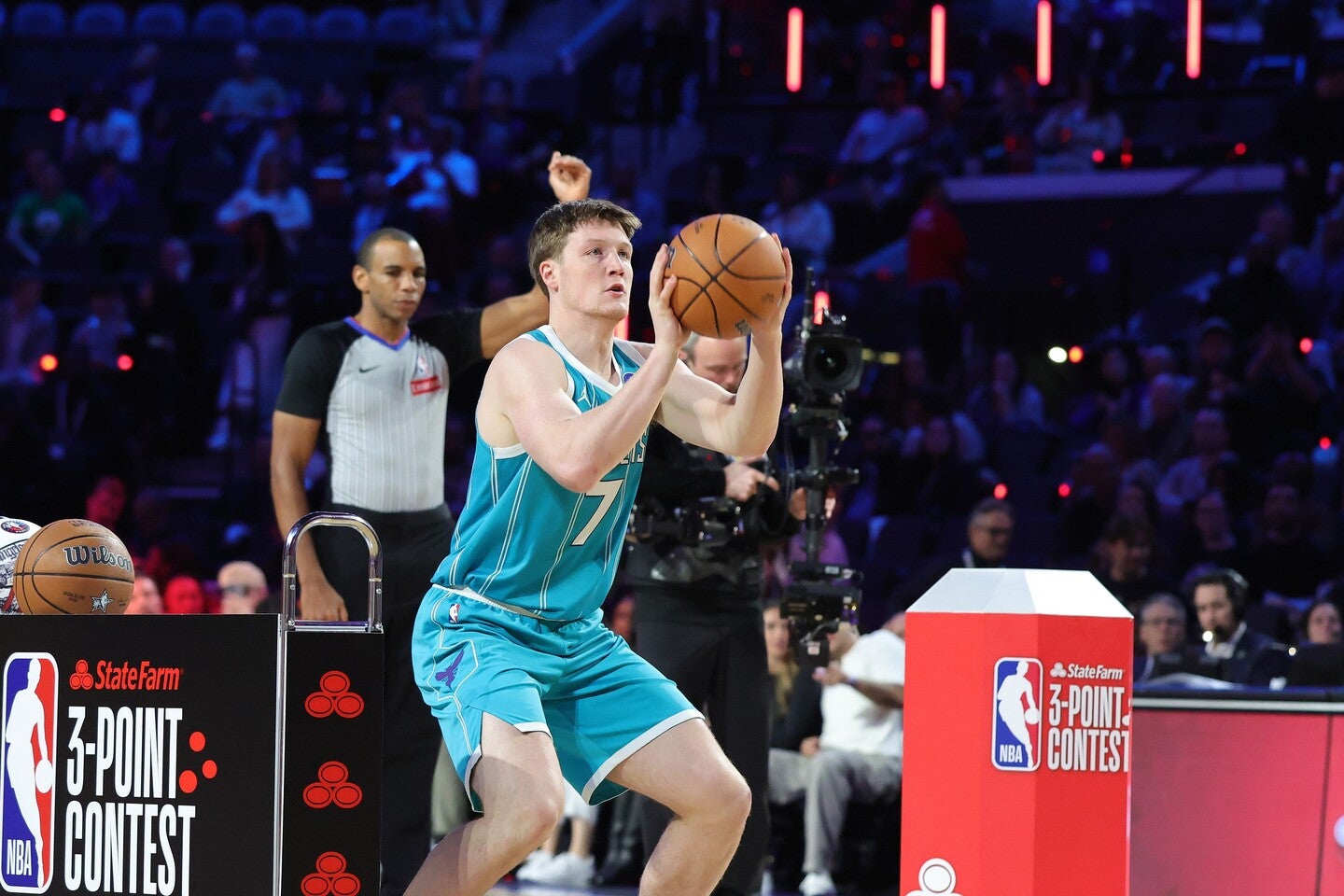 リーグ全体で年々成功数が増えている３ポイント。新人記録を更新したカニップルはどこまで数字を伸ばすか。(C)Getty Images