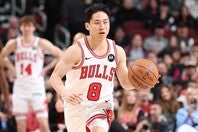河村が待望のホームデビューを飾った。(C)Getty Images