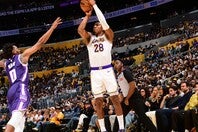 八村が３試合ぶりに戦列復帰し８得点をマークした。(C)Getty Images