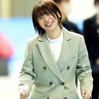 イタリアから帰国後もテレビやラジオに引っ張りだこの高木菜那さん。“国民的解説者”のひとりとなった。写真：スポーツ報知/アフロ