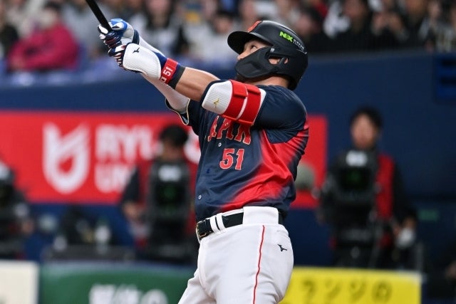 初回に先制のソロ本塁打を放った鈴木。(C)Getty Images