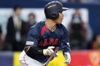 阪神戦でタイムリーを含む２安打を放った近藤。(C)Getty Images
