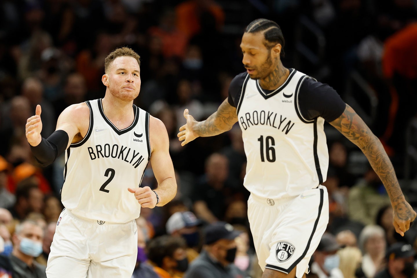 ネッツで共闘するまで、ジョンソン(右)はグリフィン(左)にとって“関わってはいけない男”だった。(C)Getty Images