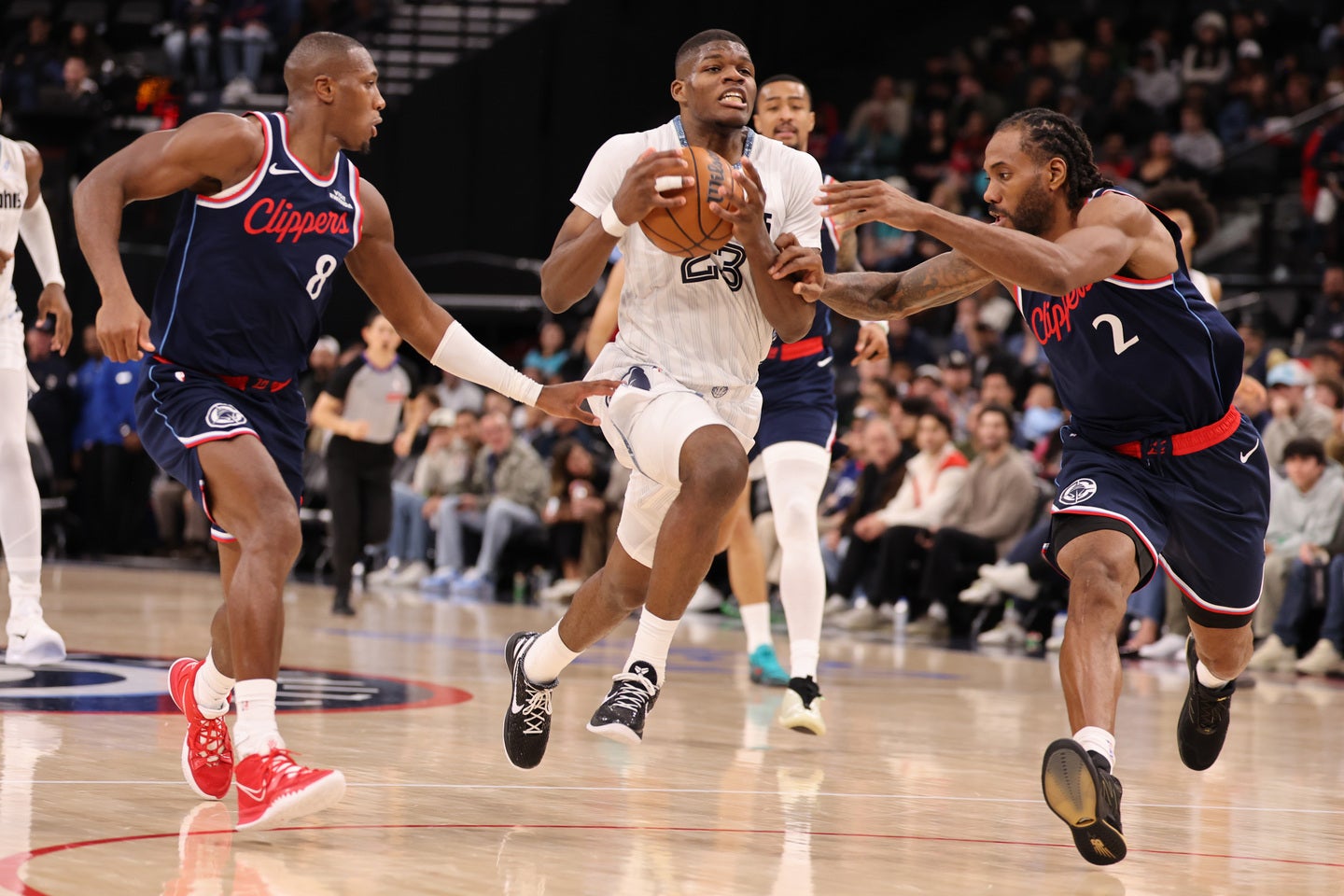 レナード(右)がクリッパーズを陰で支えるダン(左)を称賛した。(C)Getty Images